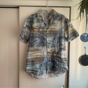 ❌SOLD❌ Men’s Abstract Short Sleeve Button Down